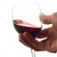 在葡萄酒酿造中，酵母起着不同的作用